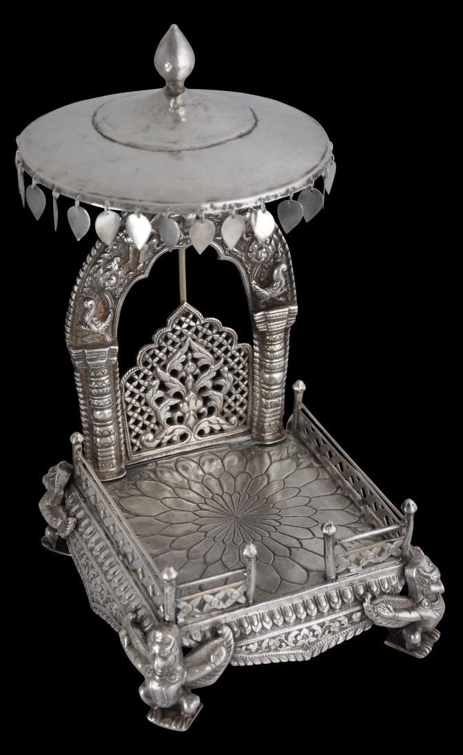 Silver throne hotsell