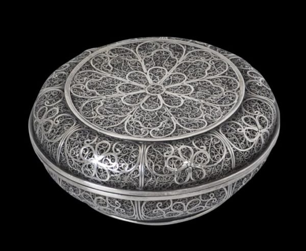 Batavian Silver Filigree Box & Cover - Michael Backman Ltd