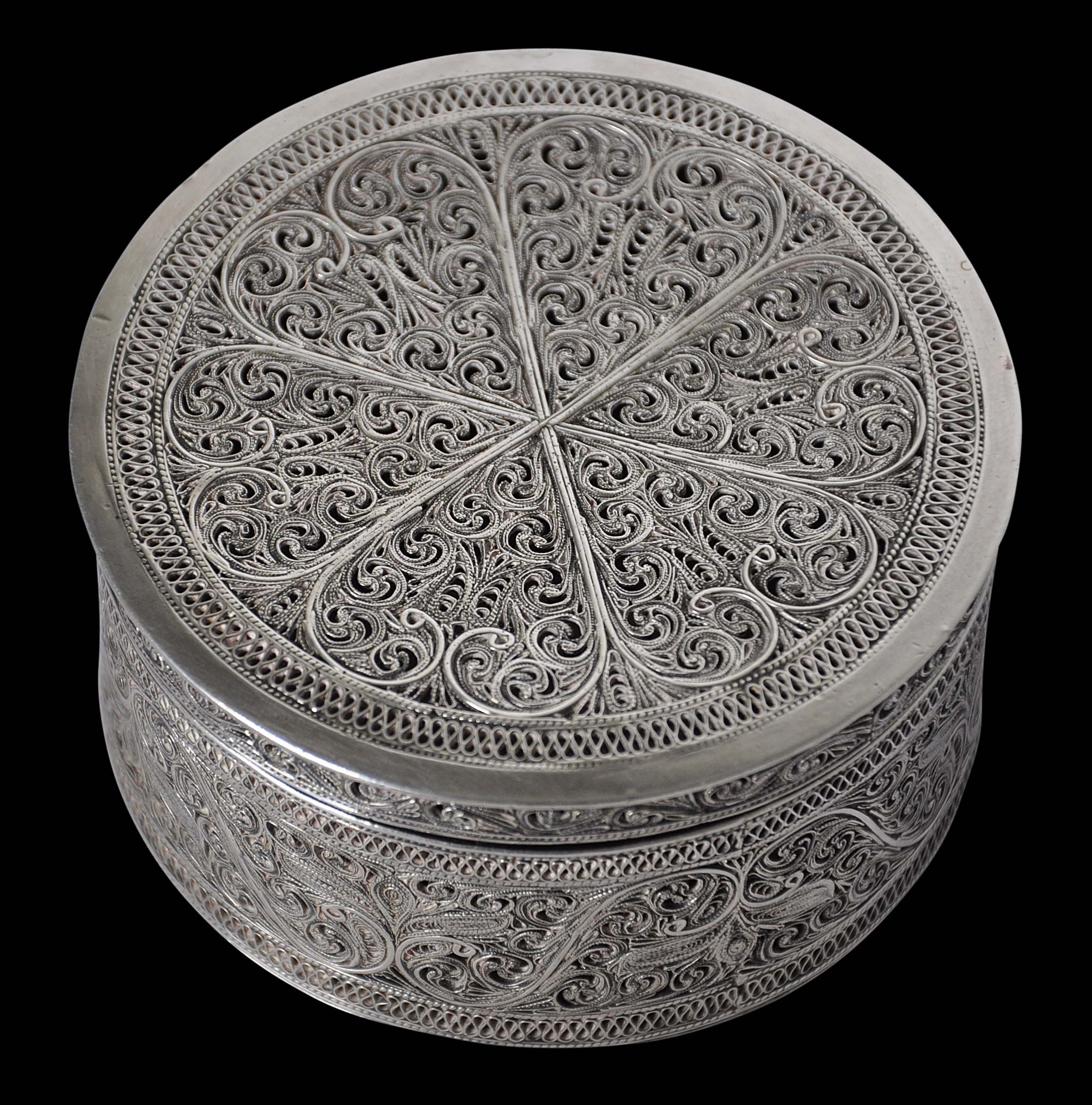 Colonial Silver Filigree Box - Michael Backman Ltd